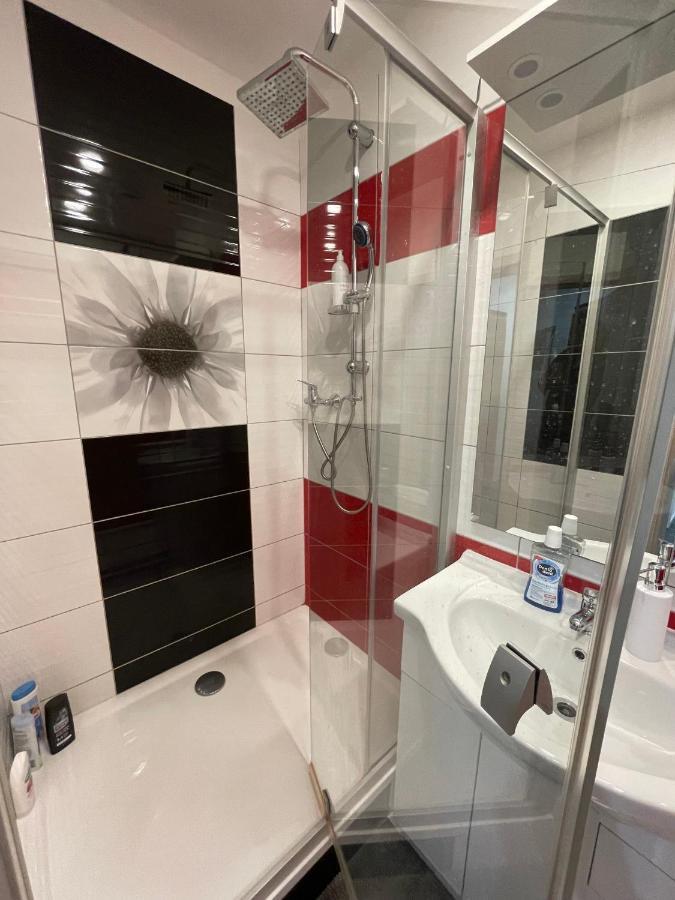 Monfas Apartment Barrandov Praha Bagian luar foto