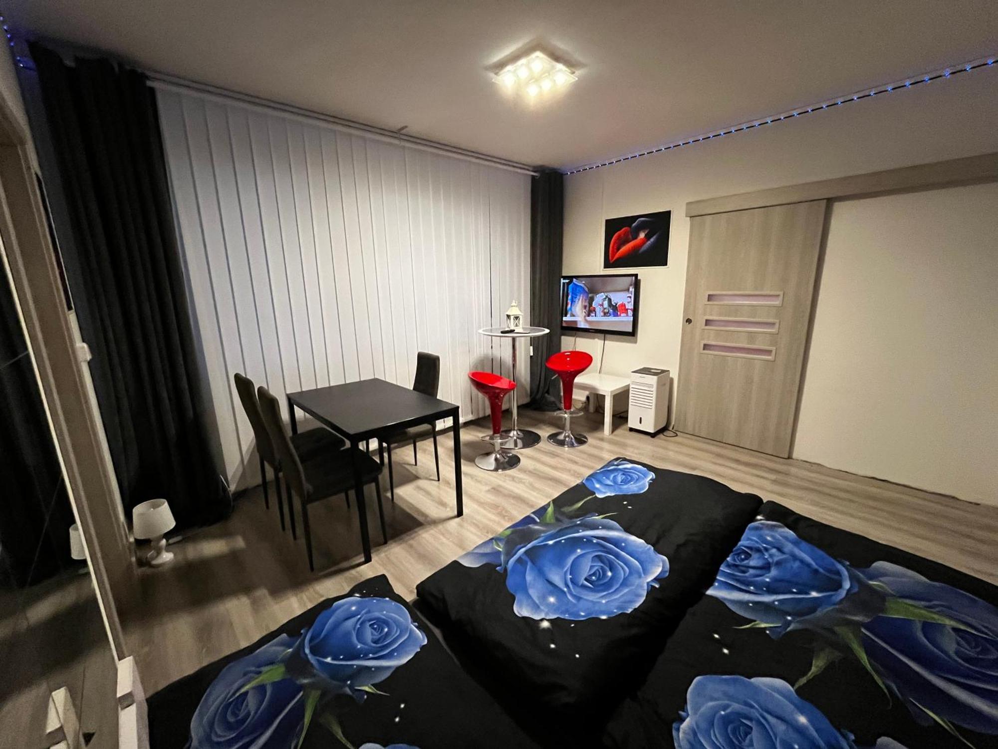 Monfas Apartment Barrandov Praha Bagian luar foto